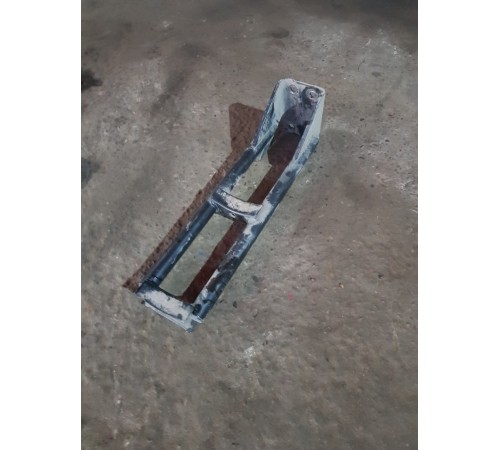 Кронштейн рамы левый