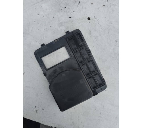 Накладка приборной панели с гнездами для клавиш