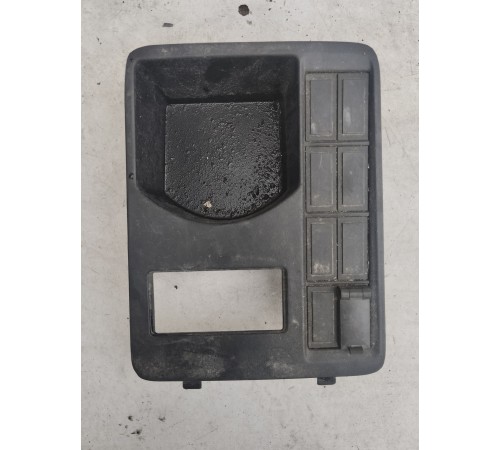 Накладка приборной панели с гнездами для клавиш