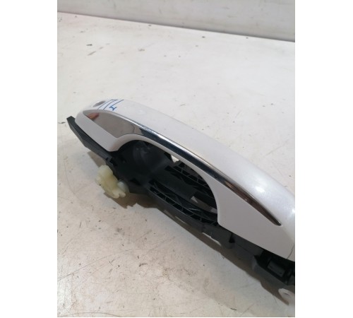 Ручка двери передняя левая наружная