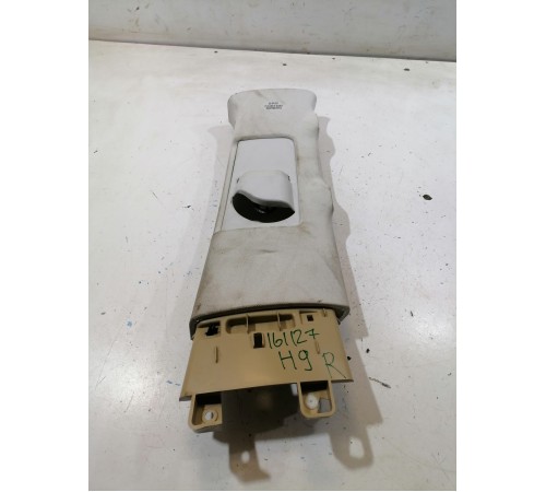 Обшивка центральной стойки правая верхняя