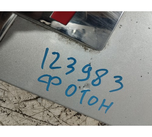 Крышка вещевого ящика правая