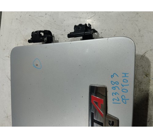 Крышка вещевого ящика правая