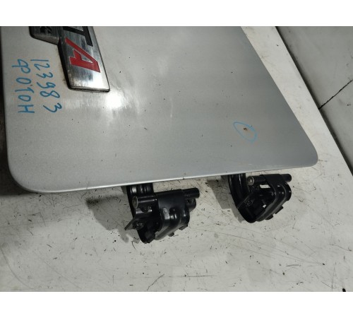 Крышка вещевого ящика правая