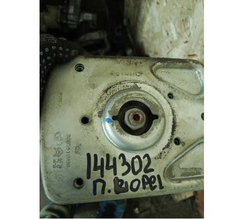 Амортизатор передний левый в сборе