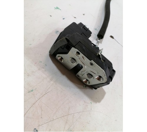 Замок двери передний правый