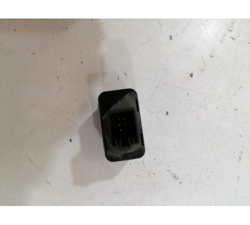 Кнопка открывания багажника