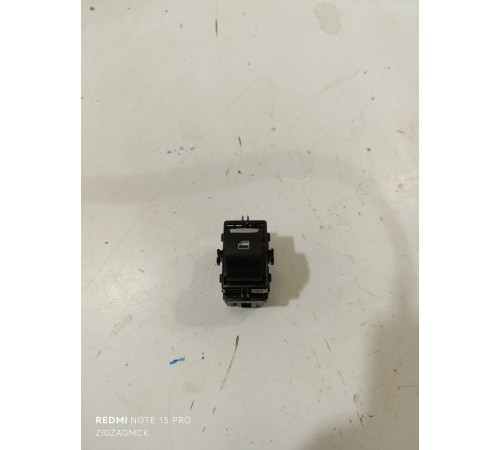 Кнопка стеклоподъемника задняя левая