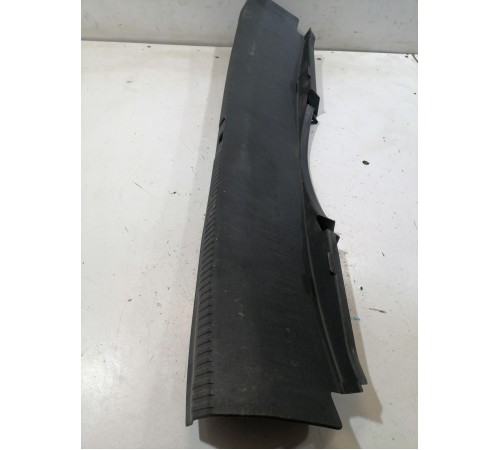 Накладка крышки багажника