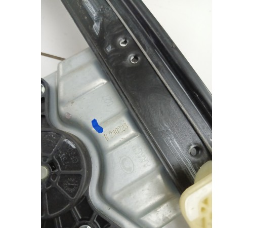 Стеклоподьемник двери передний правый