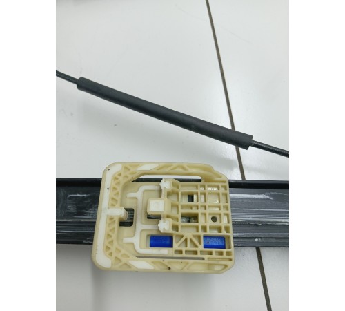 Стеклоподьемник двери передний правый