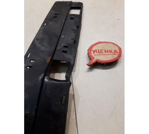 Уплотнитель рейлинга (задний левый)