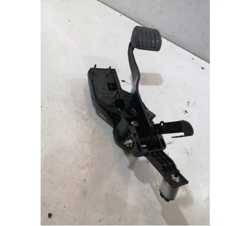 Педаль тормоза