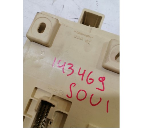 Монтажный блок предохранителей салонный