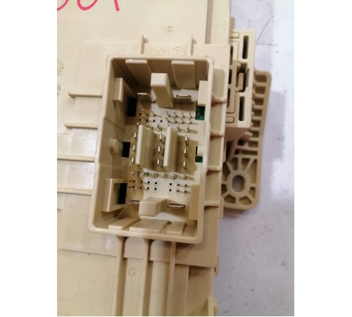 Монтажный блок предохранителей салонный