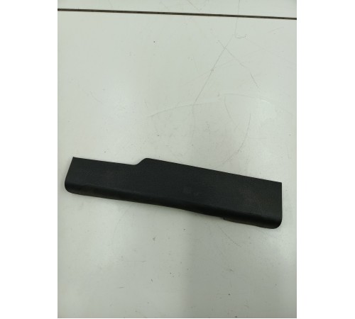 Накладка крепления ремня безопасности левая