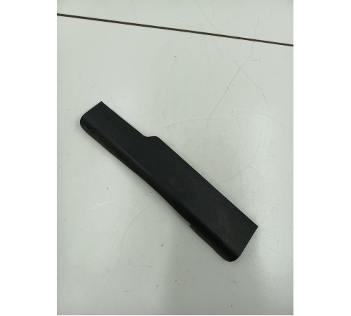 Накладка крепления ремня безопасности левая