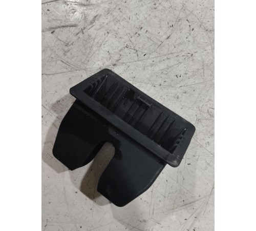 Накладка замка багажника