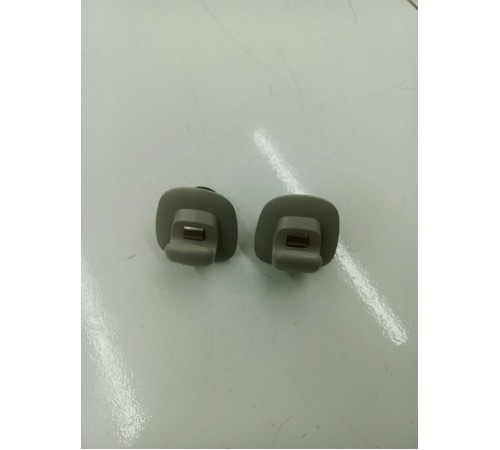 Комплект креплений солнцезащитного козырька 2 шт.