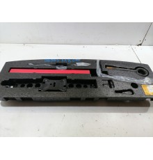 Органайзер багажника в сборе с домкратом