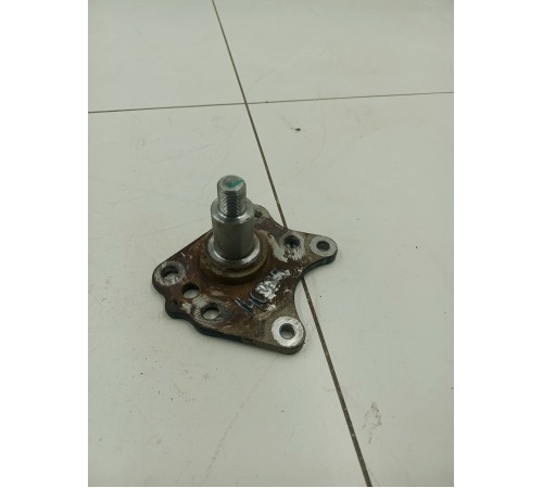 Ось ступицы задняя