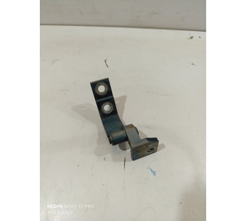 Петля двери передняя правая нижняя 