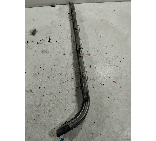 Направляющая левой сдвижной двери