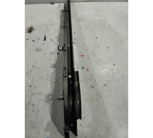 Направляющая левой сдвижной двери