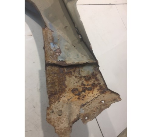 Крыло переднее правое