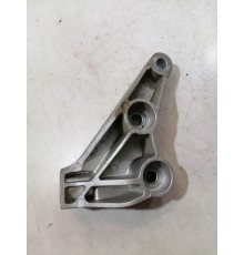 Кронштейн заднего электродвигателя левый