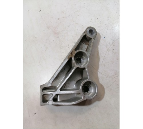 Кронштейн заднего электродвигателя левый