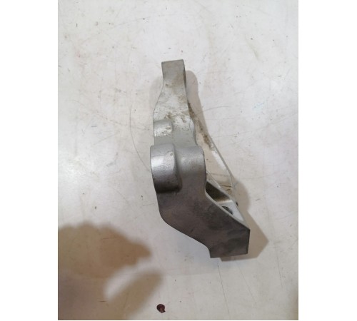 Кронштейн заднего электродвигателя левый