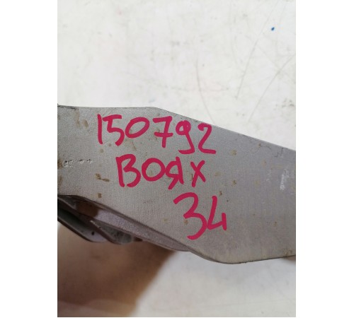 Кронштейн заднего электродвигателя левый