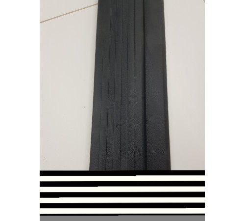 Накладка порога передняя правая