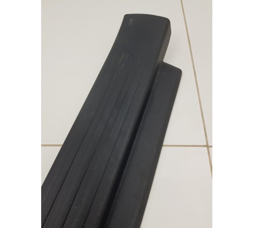 Накладка порога передняя правая