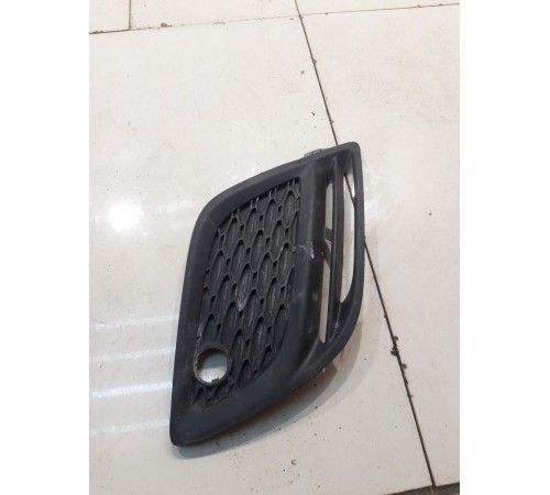 решетка бампера правая