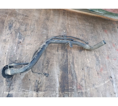 Горловина топливного бака