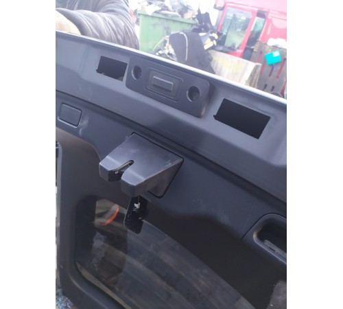 Дверь задняя,хлопушка со стеклом