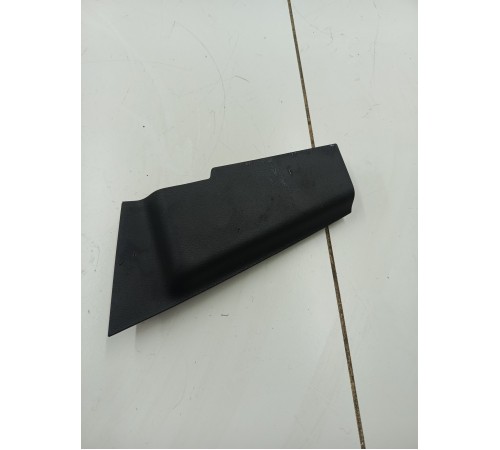 Накладка пластик салона правая