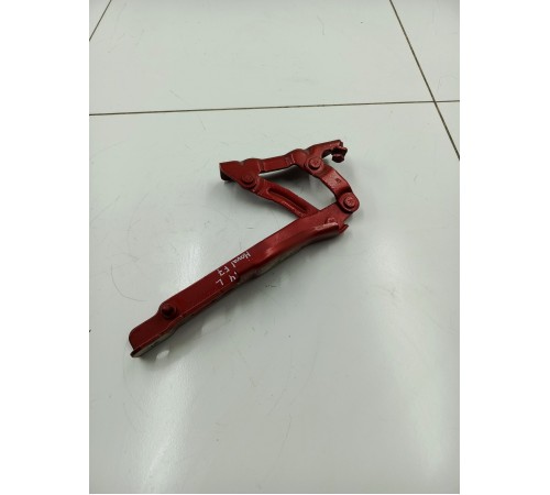 Петля капота Левая