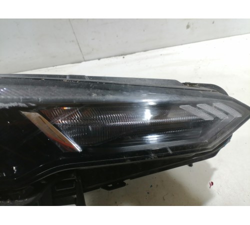 Фара передняя правая