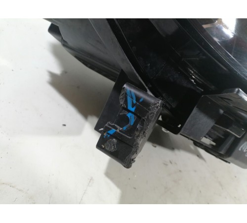 Фара передняя правая