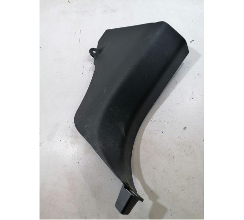 Накладка передней стойки двери правая внутренняя