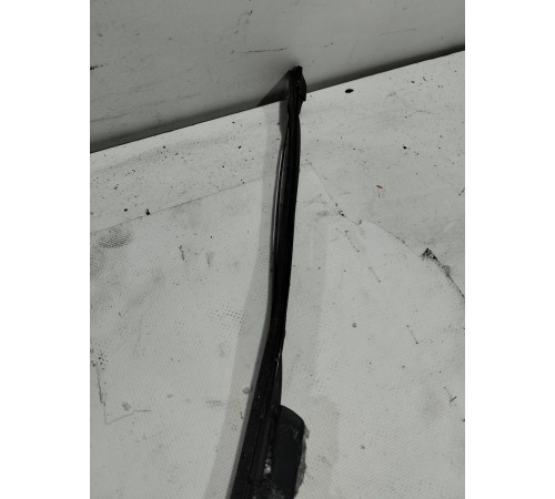 Поводок стеклоочистителя(правый)