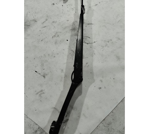 Поводок стеклоочистителя(правый)