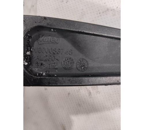 Поводок стеклоочистителя(правый)