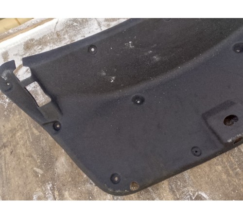 Обшивка крышки багажника