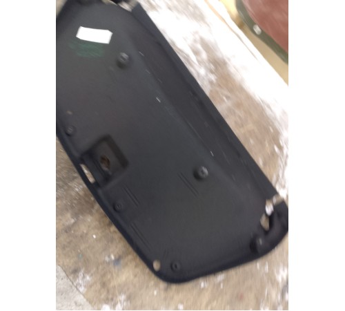 Обшивка крышки багажника