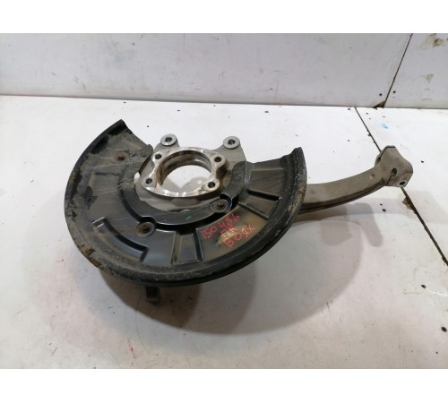 Кулак поворотный передний правый