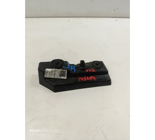 Кронштейн заднего бампера правый